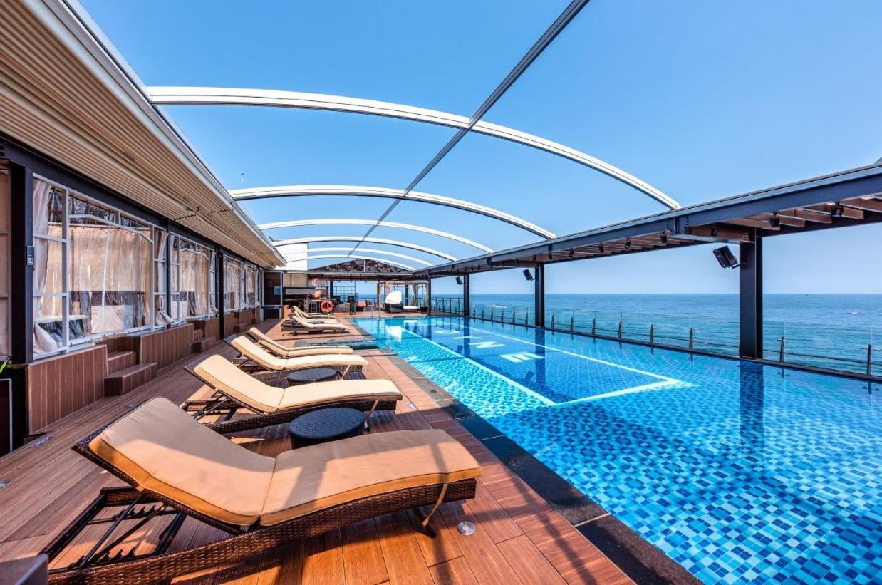 Dyne Oceano Hotel Jeju Buitenkant foto