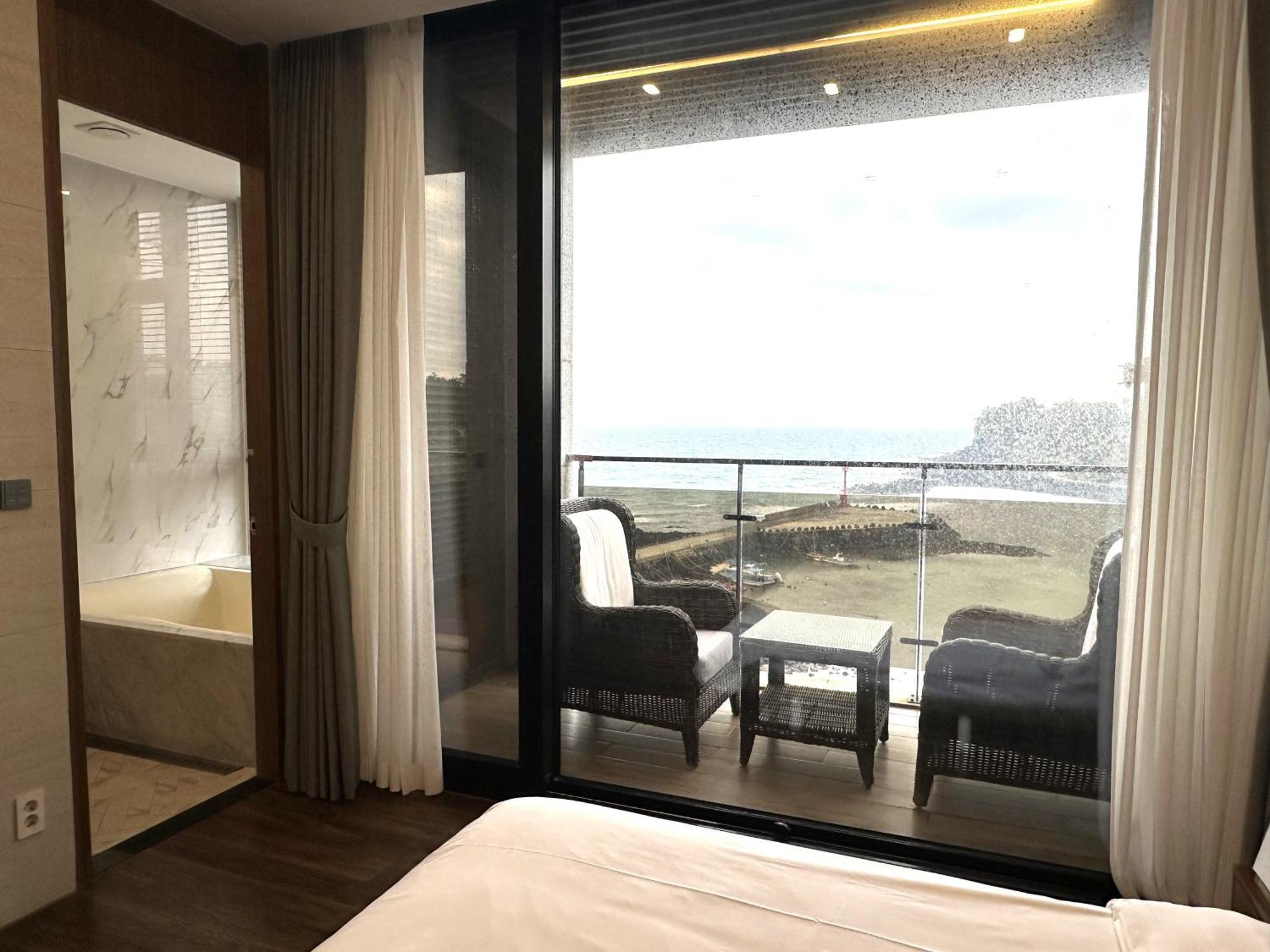 Dyne Oceano Hotel Jeju Buitenkant foto